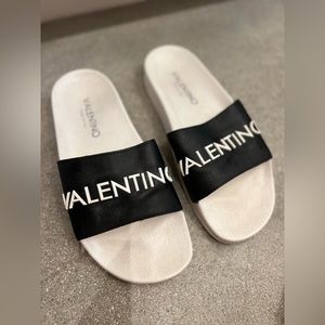 Valentino slides size 40/9